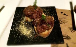 Sabores Tapas & Vinos