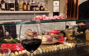 Sabores Tapas & Vinos