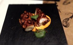 Sabores Tapas & Vinos