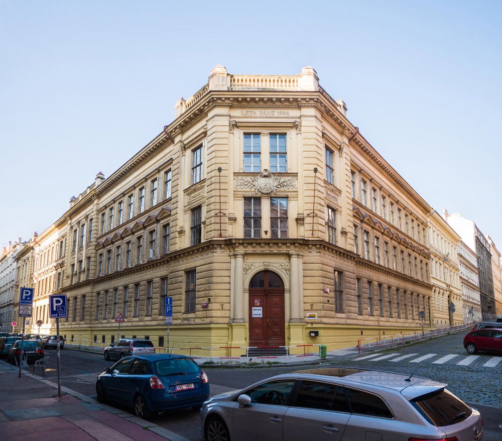 Gymnázium Přírodní škola, o.p.s. Gymnázium Přírodní škola, o.p.s.